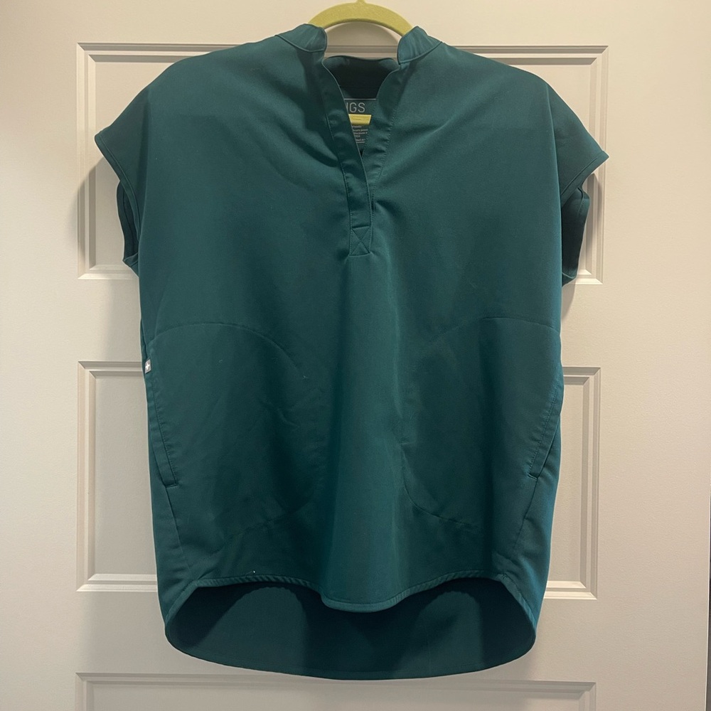 FIGS Forest Green Rafaela oversized scrub top. Size XS.
